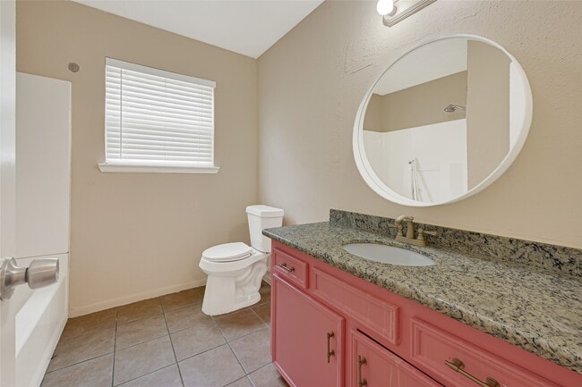 Building Photo - 539 Belwin Dr