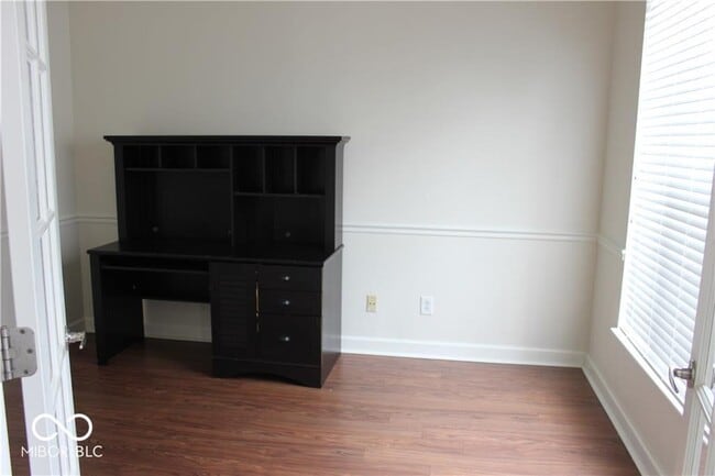 Building Photo - 6255 Canterbury Dr