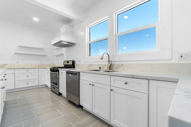 Building Photo - 1019 N Main St