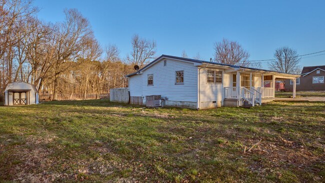 Building Photo - For Rent: 2BR house in country setting. (Please speak with us before applying)