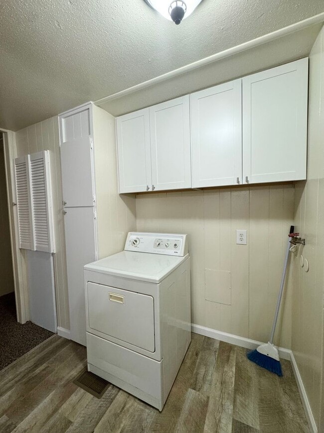 Building Photo - Looking for Tranquility? Look No Further!