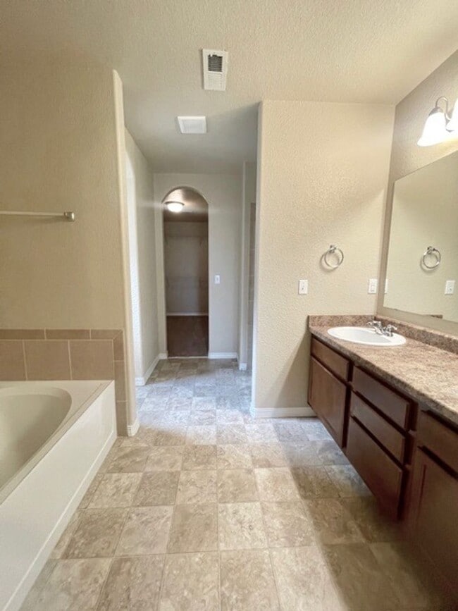 Building Photo - Stetson Hills Home with 3 Bedrooms and 2.5 Baths Available in May