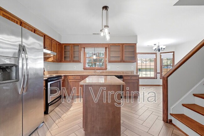 Building Photo - 932 Nugent Dr