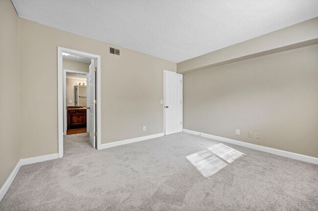 Building Photo - bg1004