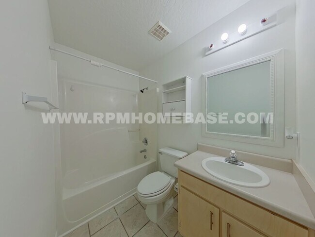 Building Photo - 4 Bed Navarre Home on Half+ Acre, Fenced Yard & Detached Garage Near Hurlburt