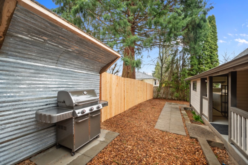 Building Photo - 207 Ave G