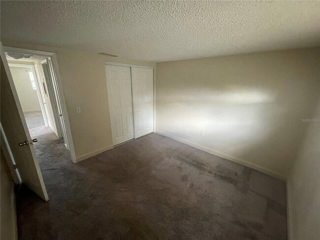 Building Photo - 4128-4126 Shoreline Dr