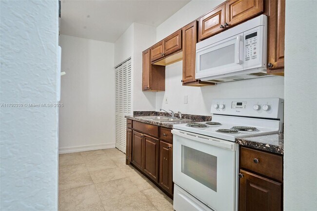 Building Photo - 22725 SW 125th Ave