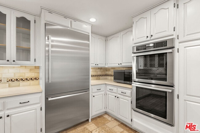 Building Photo - 18339 Linnet St