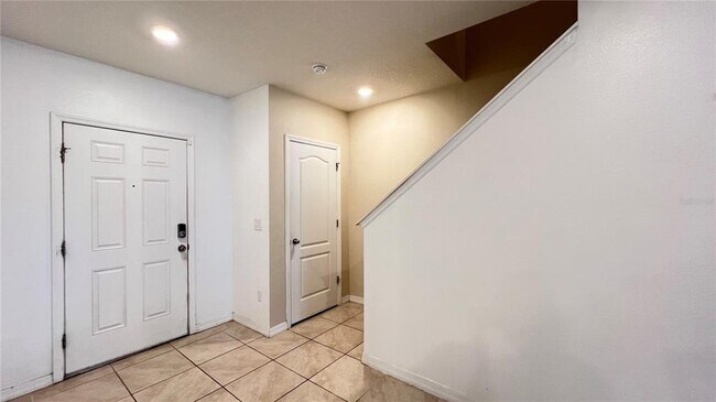 Building Photo - 9017 Alba Ln