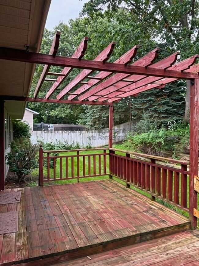 Building Photo - 1662 Klaver St SW