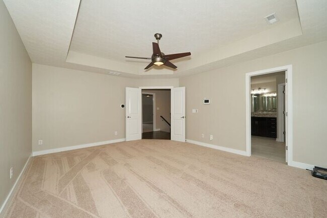 Building Photo - Beautiful 5 Bedroom With Finished Basement in Fishers