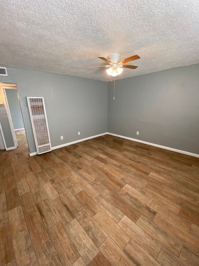 Building Photo - 600 N St