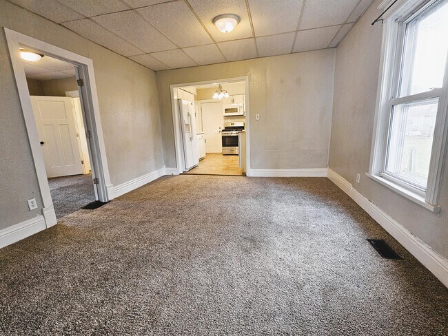 Building Photo - 419 Chestnut St