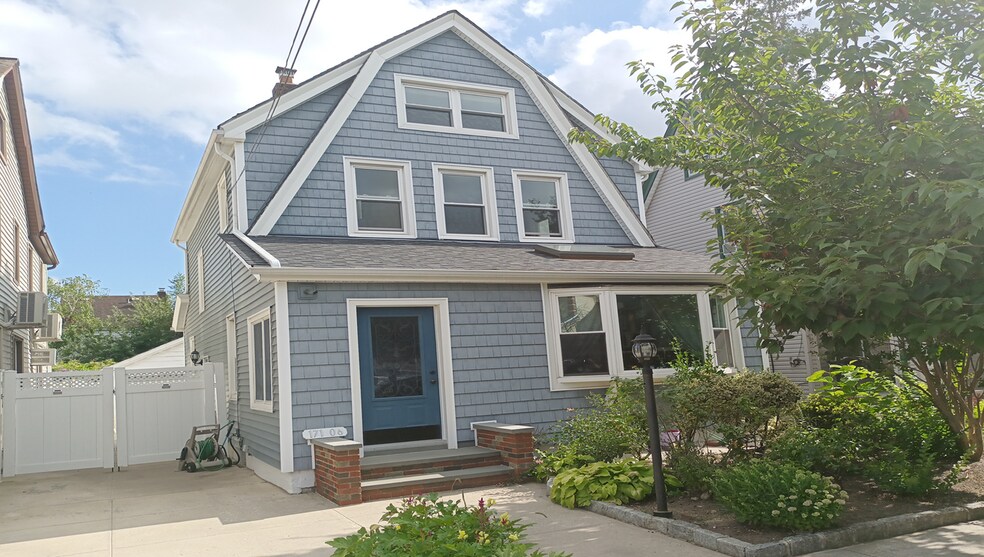 Building Photo - 17106 Bagley Ave