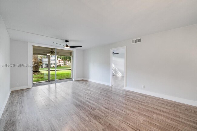 Building Photo - 8901 S Hollybrook Blvd