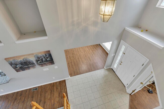 Building Photo - 3796 Village Club Dr