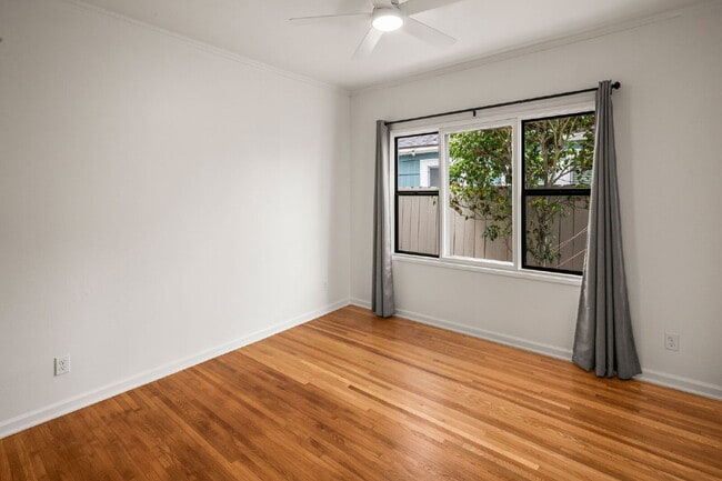Building Photo - "Charming 3-Bed, 2-Bath Oasis in Mission Hills – Spacious 1792 Sq Ft Home on Hawk Street!"