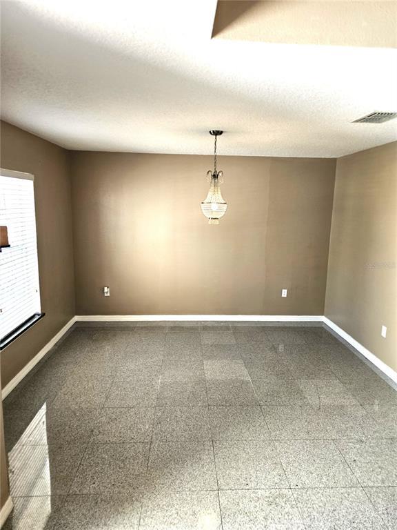 Building Photo - 551 Stonewall Ave