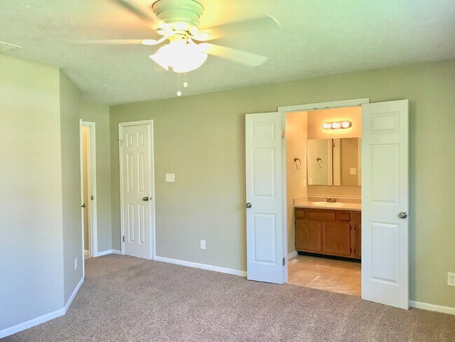 Building Photo - Charming 3 Bedroom, 2 Bathroom Home in Perry Township!