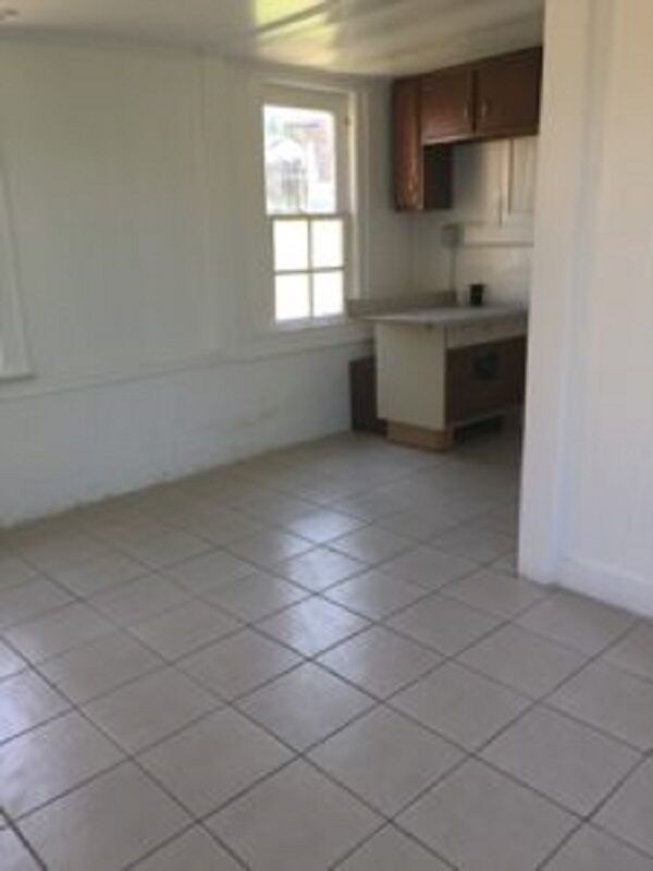 Building Photo - 23 S Peninsula Dr
