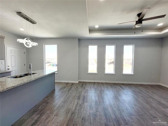 Building Photo - 3815 Las Vistas Ln