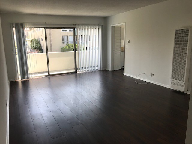 Building Photo - 1042 6th St