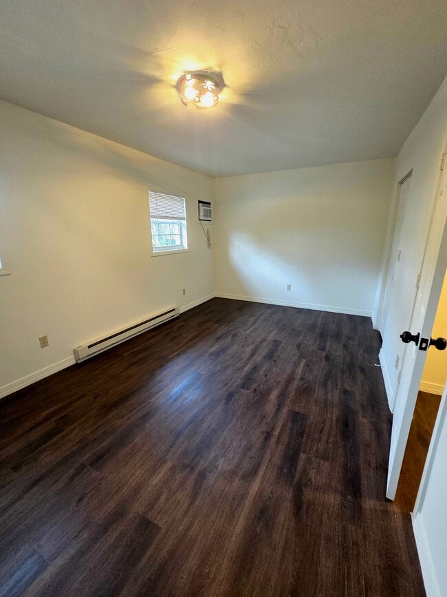 Building Photo - 10819 Washington Ct