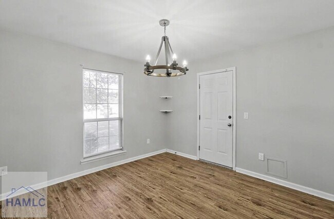 Building Photo - 404 Clairemore Ct