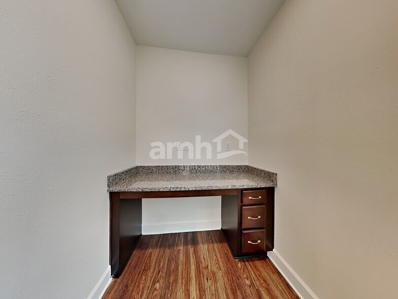Building Photo - 1183 Tan Tara Trl