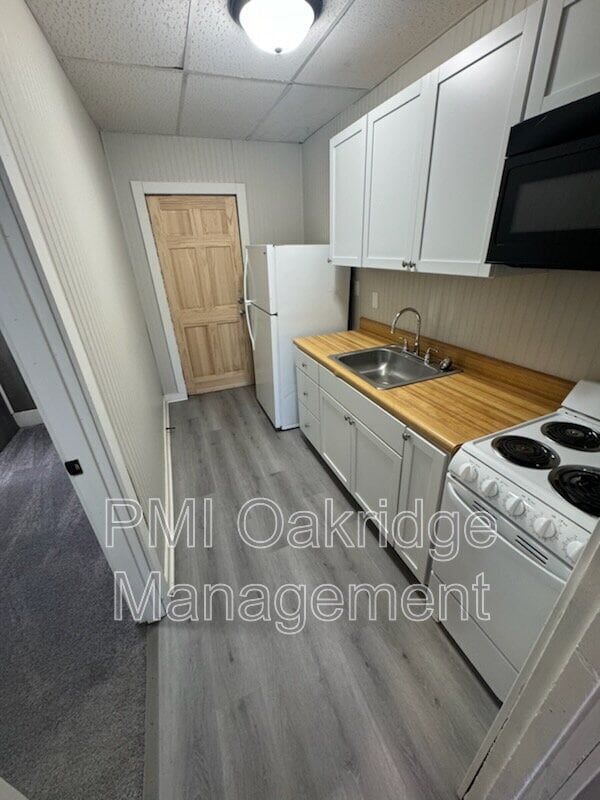 Building Photo - 321 E South St