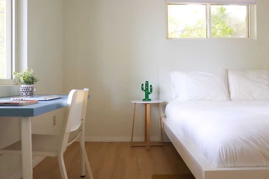 Building Photo - 3807 E Weldon Ave