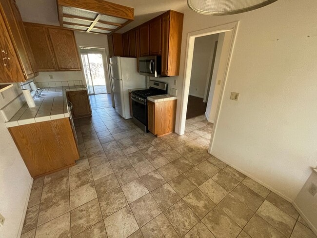 Building Photo - 604 Hovey Way