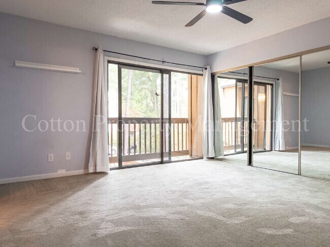 Building Photo - 2030 Albert Cir