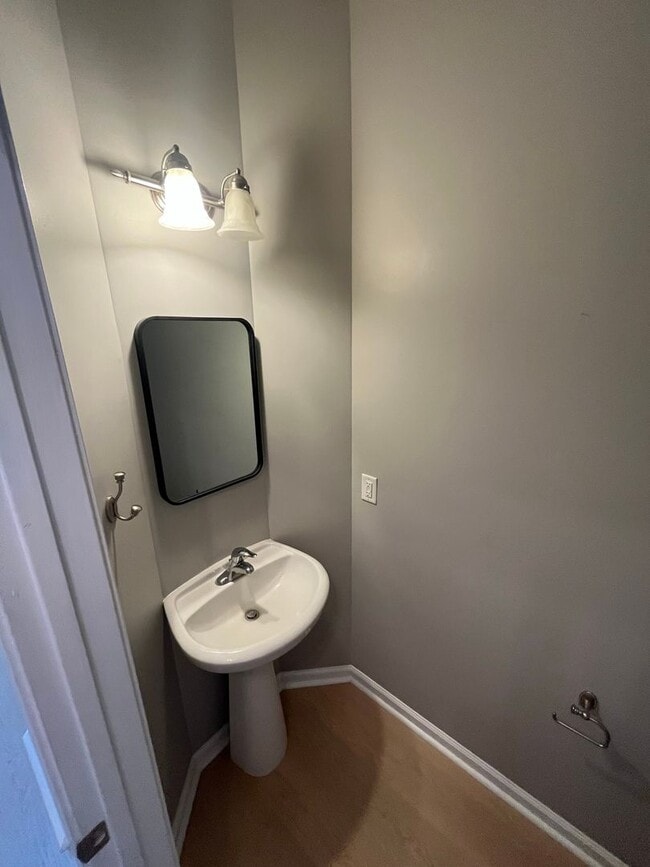 Building Photo - Available now! Spacious 3-bedroom, 2.5 bath townhome in Georgetown