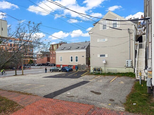 Building Photo - 58 Portland St
