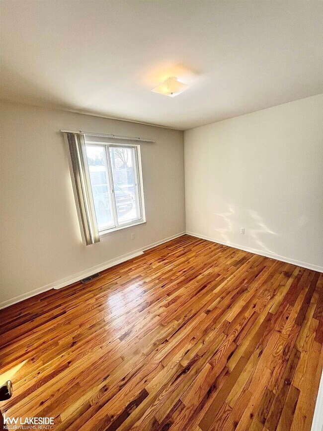 Building Photo - 31287 Mc Namee St