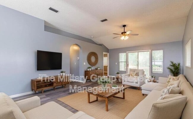 Building Photo - 3390 Millcrest Pl