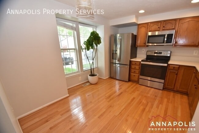 Building Photo - 571 Quaker Ridge Ct