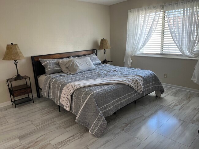 Building Photo - 3631 Arctic Cir