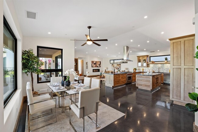 Building Photo - 5572 Rainier St