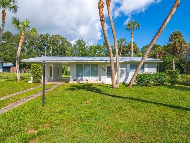 Building Photo - 7502 Pacific Ave