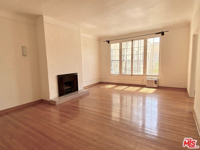 Building Photo - 1345 Hayworth Ave