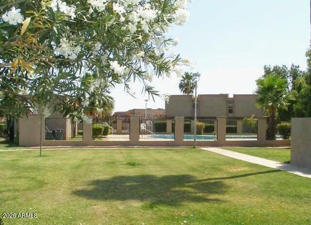 Building Photo - 5244 W Lynwood St