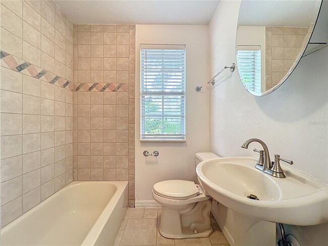 Building Photo - 332 Harris Ave