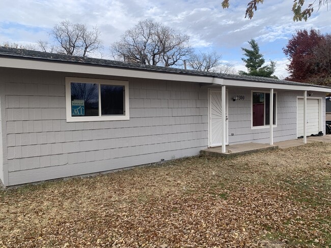 Building Photo - 2300 Richmond Rd