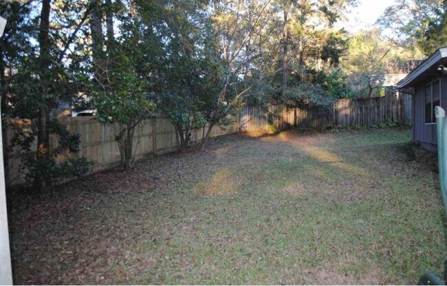 Building Photo - 1830 Wales Dr