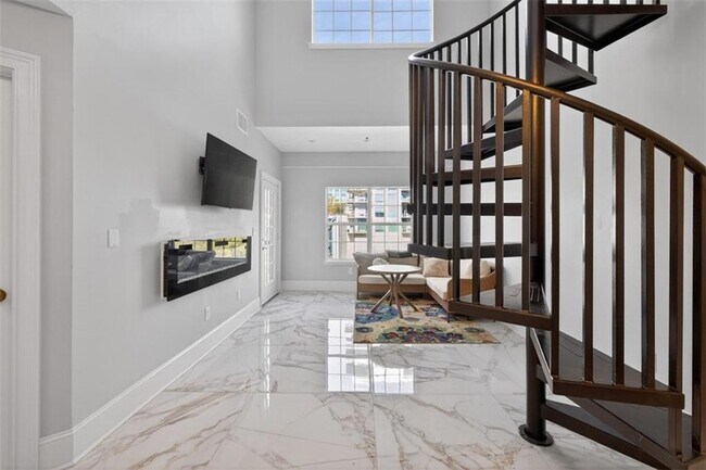 Building Photo - 1074 Peachtree Walk NE