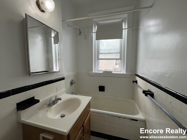 Building Photo - 1687 Commonwealth Ave