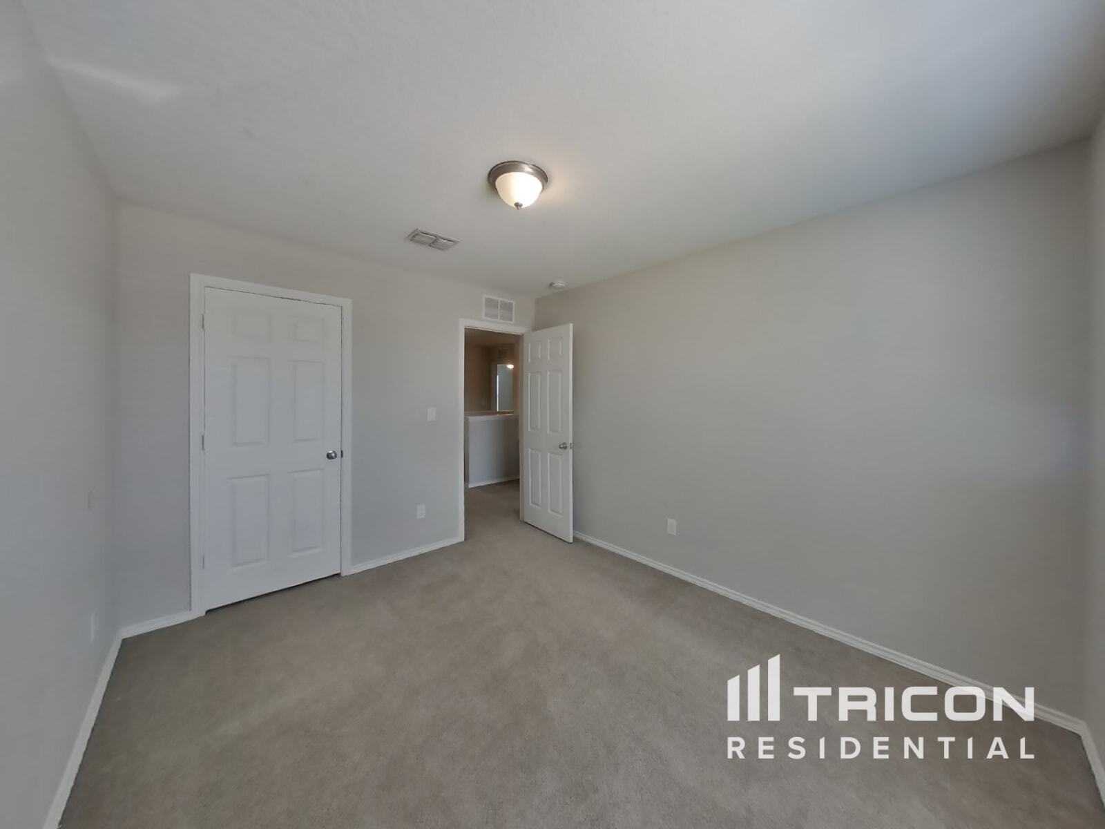 Building Photo - 9122 Silver Vista